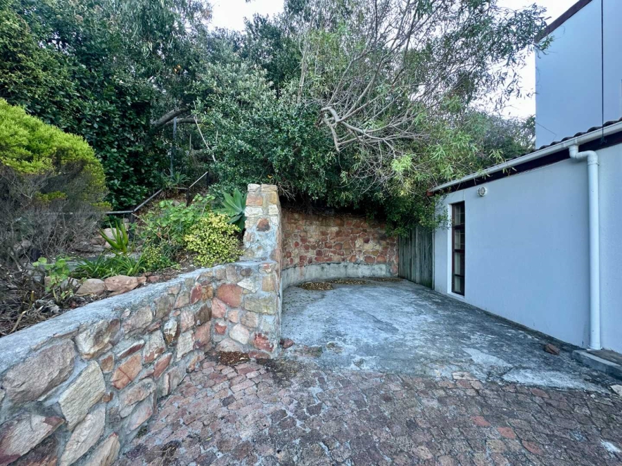 To Let 2 Bedroom Property for Rent in Muizenberg Western Cape